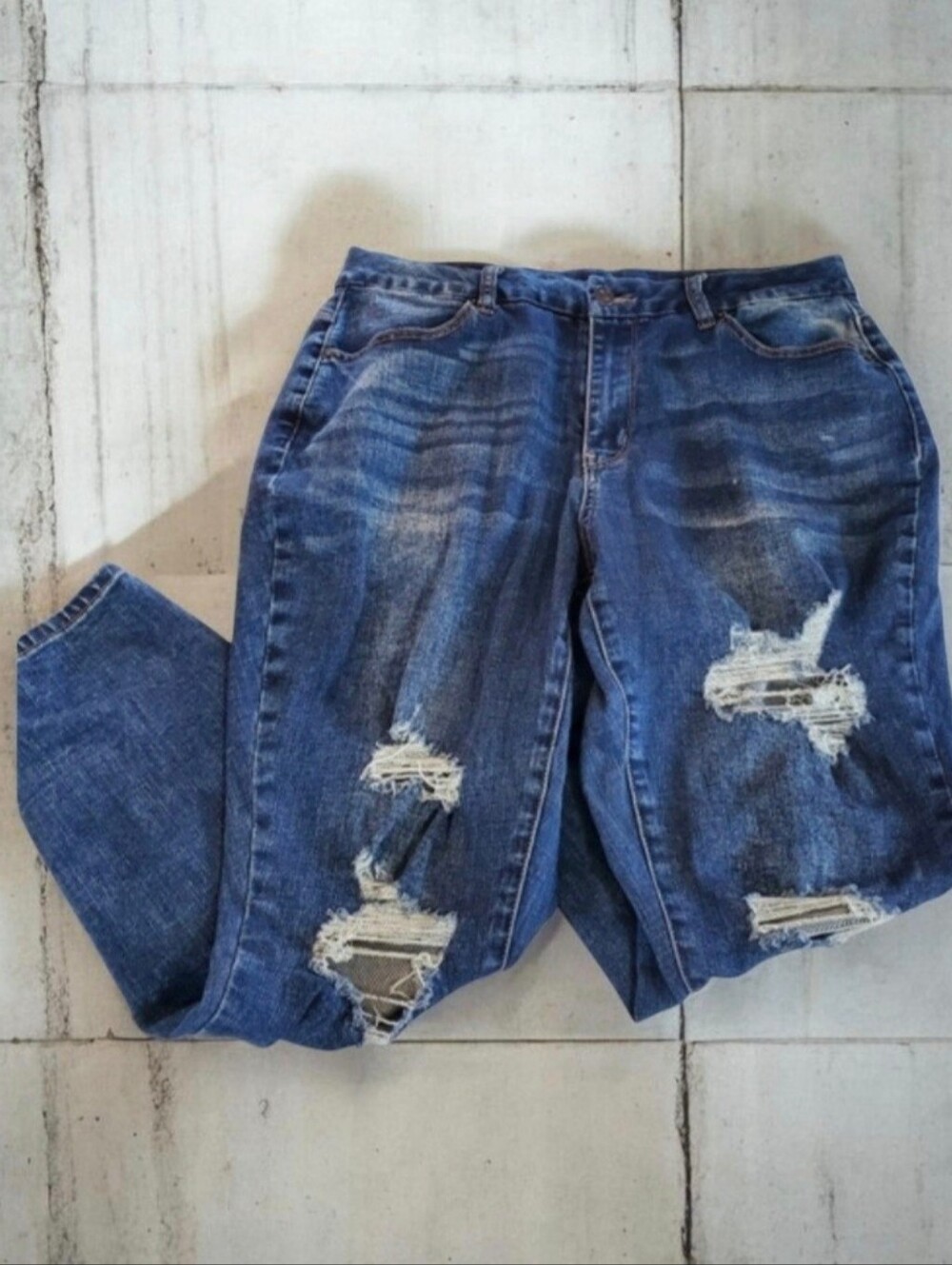 RUE 21 CURVY Mid-Rise Ankle Distressed Jeggings size 18